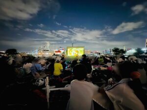 ２０２５寝袋シネマの様子写真６ｐｍ